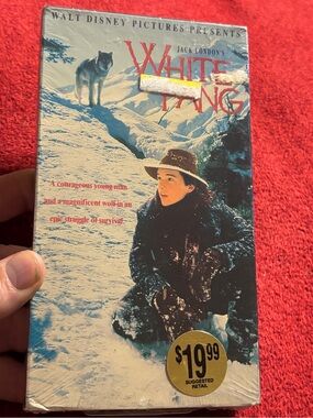 Walt Disney Pictures Presents White Fang VHS Movie . New Factory sealed